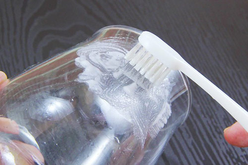 6 cách làm sạch cốc thủy tinh bị ố vàng trong vòng "1 nốt nhạc"