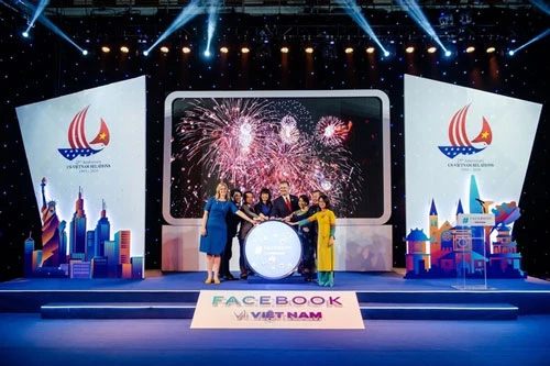 Facebook thể hiện mong muốn hợp tác khi triển khai chiến dịch "Facebook vì Việt Nam". 