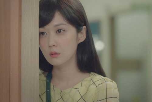 Quyết định của người phụ nữ có chồng lấy vợ mới nhưng vẫn tôn thờ vợ cũ