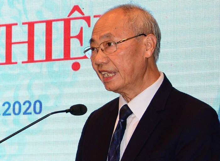 Ông Vũ Thế Bình, Phó Chủ tịch Thường trực Hiệp hội Du lịch Việt Nam đóng góp ý kiến cho du lịch Huế.