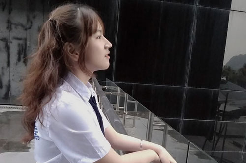 Nghỉ dịch, nữ sinh 17 tuổi hoàn thành chứng chỉ học tập trong thời gian kỉ lục