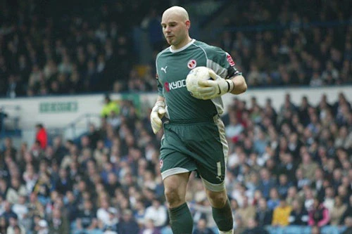 10. Marcus Hahnemann (Reading, Everton, Fulham - Tỷ lệ cản phá penalty thành công: 26.3%).