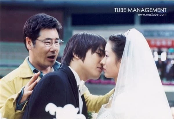 Loạt ảnh của Son Ye Jin 20 năm trước hot trở lại: Gương mặt baby, mắt ngấn lệ làm cô dâu xinh đẹp 8