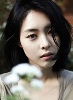 Top 5 mỹ nhân mặt mộc đẹp nhất Hàn Quốc: Song Hye Kyo nổi tiếng xinh đẹp vẫn phải chịu thua nữ idol này - Ảnh 9