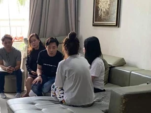 Trấn Thành cùng luật sư đến tận nhà cô gái vu khống mình sử dụng chất cấm