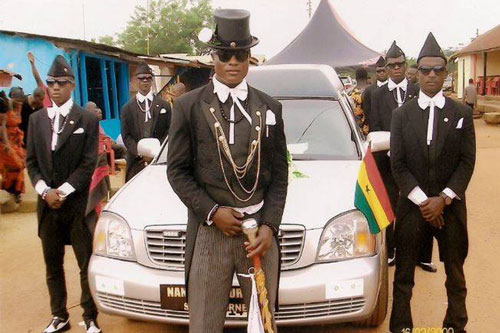 Sự thật ít ai biết về biệt đội khiêng quan tài gây sốt: "Anh cả" là chủ công ty mai táng lớn nhất Tây Phi