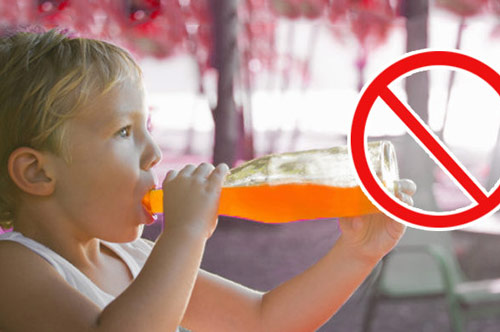 "Chỉ mặt" 5 loại nước dễ khiến trẻ "lùn tịt", ăn mãi không lớn, đừng dại cho con uống vào