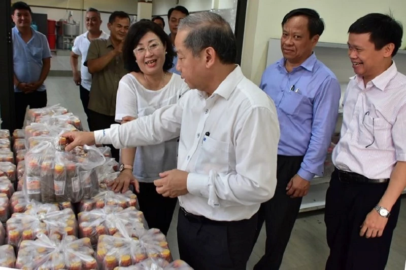 Chủ tịch UBND tỉnh Thừa Thiên Huế Phan Ngọc Thọ thăm, kiểm tra tình hình sản xuất, kinh doanh của các doanh nghiệp trên địa bàn tỉnh Chủ tịch UBND tỉnh Thừa Thiên Huế Phan Ngọc Thọ thăm, kiểm tra tình hình sản xuất, kinh doanh của các doanh nghiệp trên địa bàn tỉnh