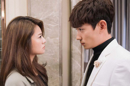 Chồng chủ quan có vợ kém sắc sẽ chẳng bao giờ mất nhưng 1 giờ đêm anh về nhà lại nhận "vố đau" sau cuộc tình sai trái