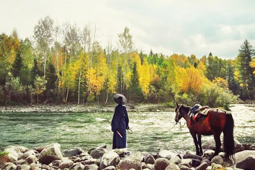 Đường xa mới biết ngựa hay, ở lâu mới hiểu ai chân tình ai giả dối