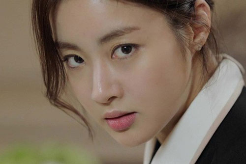 Màn đoàn tụ 'gương vỡ lại lành' đầy tréo ngoe ngay giữa lễ đường khiến cô dâu điếng người