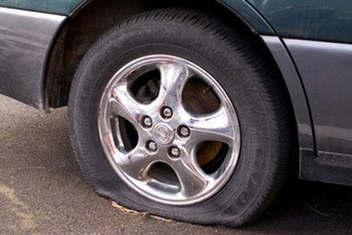 Nắng nóng làm gia tăng nguy cơ nổ lốp xe