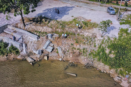 Hà Nội công bố tình trạng khẩn cấp sạt lở trên sông Bùi, sông Đáy