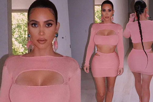 Kim Kardashian khoe body 'nảy lửa' với trang phục cắt xẻ "táo bạo"