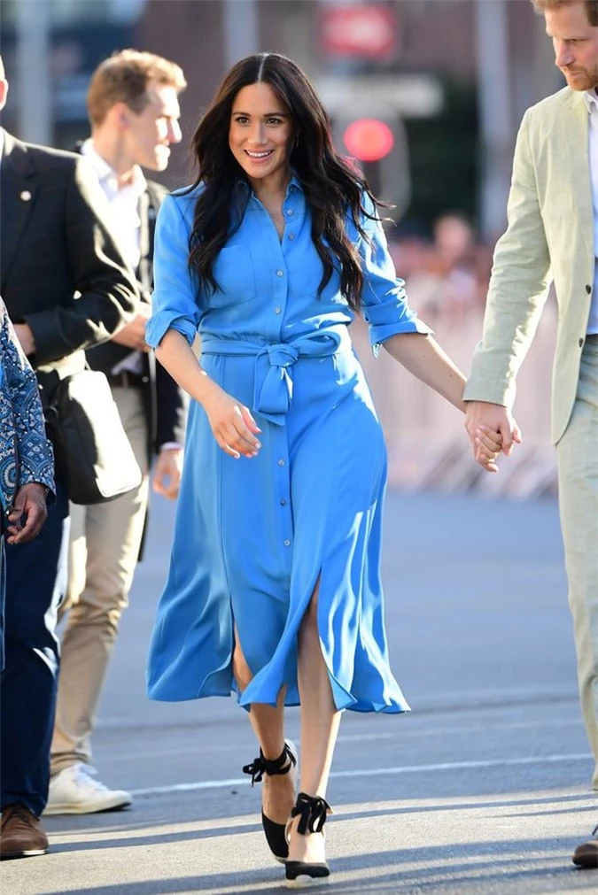 Nhìn lại những bộ cánh đơn giản nhưng thừa độ sang xịn khi Meghan Markle còn ở Hoàng gia Anh mà tiếc nuối: Bao giờ fashion icon tái xuất? - Ảnh 7.