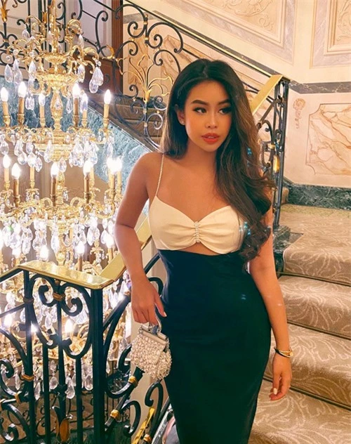 tien nguyen in Milan in David Koma dress, Dolce Gabbana clutch, Feb