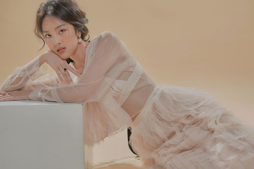 Misoa rũ bỏ vẻ hot girl để quyến rũ hơn