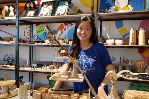 9x bỏ việc làm ổn định, khởi nghiệp bằng một “tiệm tạp hóa xanh”