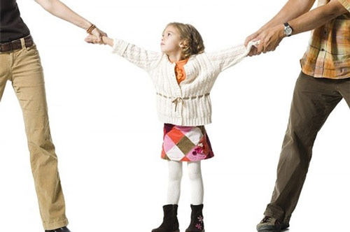 Chứng kiến cha mẹ ly hôn khiến tôi ám ảnh hàng chục năm