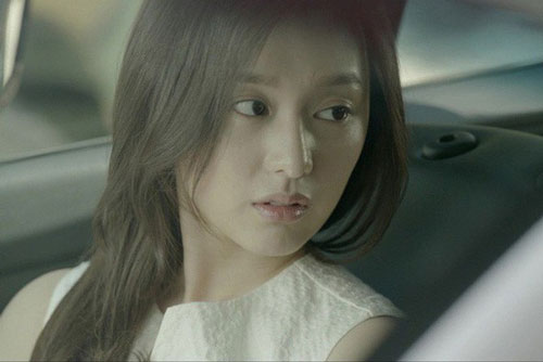 Tiểu thư nhà giàu tái mặt vì vị hôn phu bỏ trốn với cô gái kém mình mọi mặt