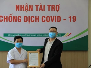 Huawei tặng Bộ thiết bị giải pháp Hội nghị truyền hình và 20 máy tính bảng cho Bệnh viện Bệnh Nhiệt đới Trung ương