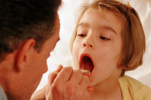 Hãy làm điều này để cả hè không bị viêm họng