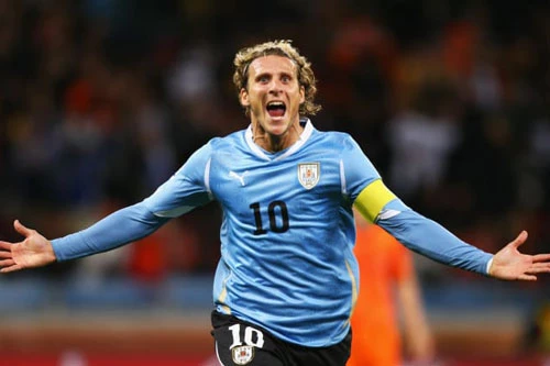 10. Diego Forlan (Uruguay - Thi đấu cho đội tuyển quốc gia 112 trận).