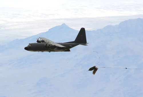 Từ bài học tập kích tên lửa Syria, Mỹ phát triển "siêu vũ khí" xuyên thủng phòng không Nga - Trung?