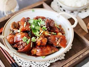 Tuyệt chiêu hầm chân giò: 2 nguyên liệu nhất định không thể thiếu khiến chân giò không hôi mà thơm ngon tỷ lần