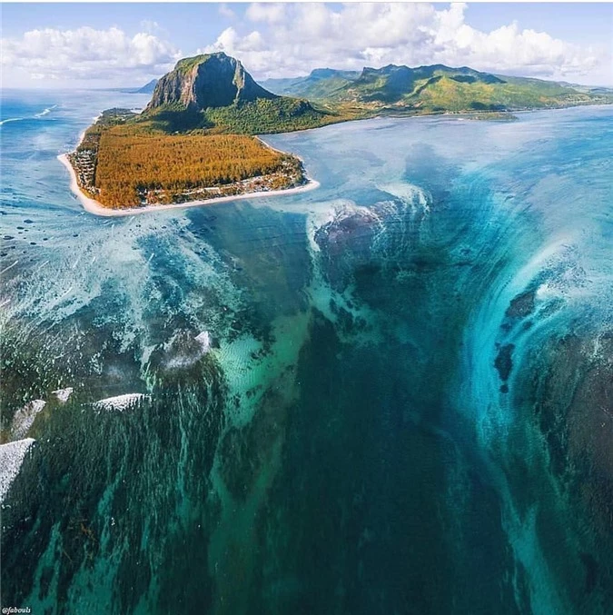 Bí ẩn về ngọn thác dưới đáy biển ở Mauritius ảnh 04