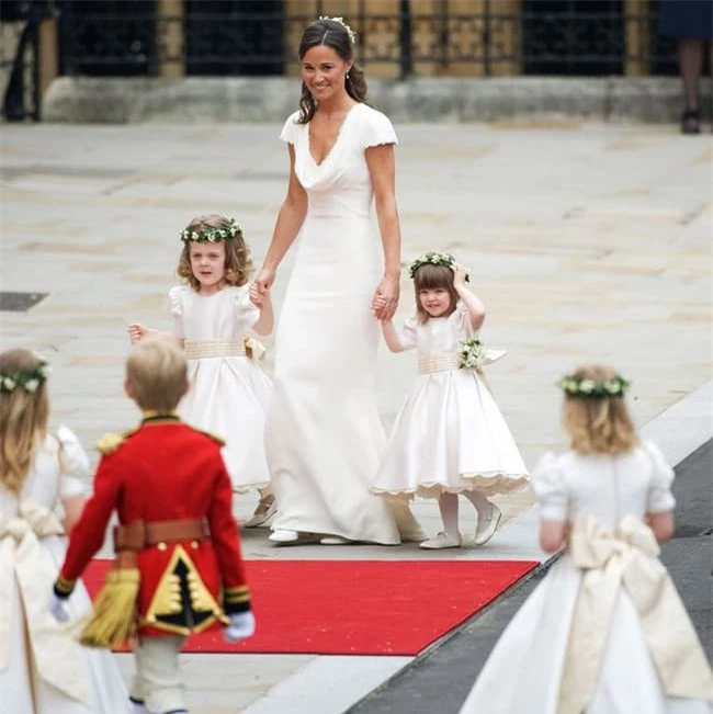 Công nương Kate từng rơi nước mắt vì em dâu Meghan trong đám cưới hai năm trước chỉ vì chiếc quần tất, Hoàng gia Anh chính thức lên tiếng 1