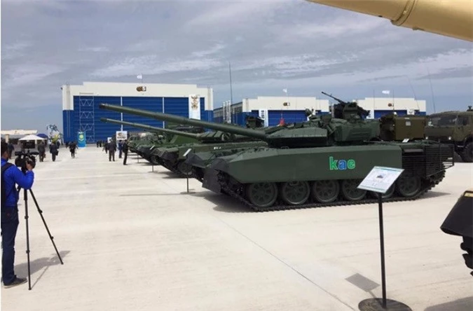 Kazakhstan trang bi xe tang T-72 do Tho Nhi Ky nang cap cuc manh-Hinh-2