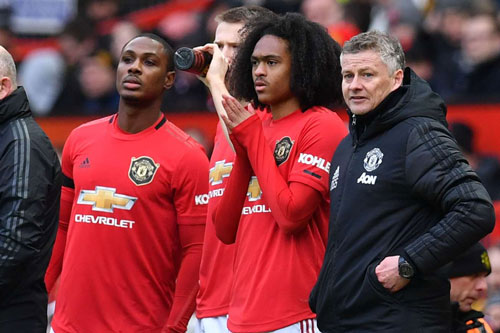 Ngoại hạng Anh thông qua luật thay 5 cầu thủ 1 trận