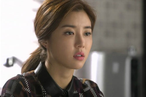 Vừa hết tuần trăng mật, cô dâu mới “chết đứng” vì tuyên bố "sấm sét" của mẹ chồng