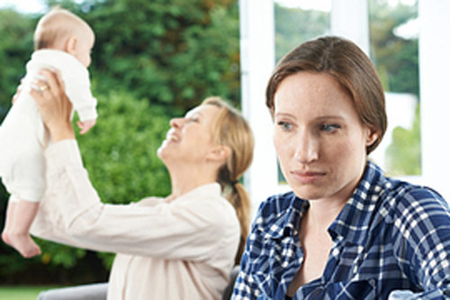 Mẹ chồng chê 'lương' trông cháu bèo bọt