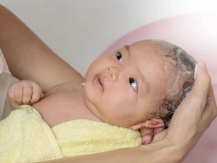 Cách tắm cho trẻ sơ sinh chuẩn nhất, bà mẹ bỉm sữa nào cũng nên biết