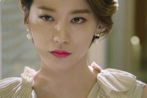 Từng bị mẹ chồng ruồng rẫy, 7 năm sau tôi đã khiến bà phải quỳ gối xin tha thứ