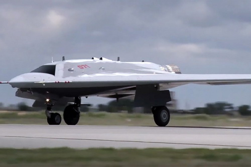 Chi phí chế tạo UAV S-70B Okhotnik Nga gấp đôi RQ-170 Sentinel của Mỹ
