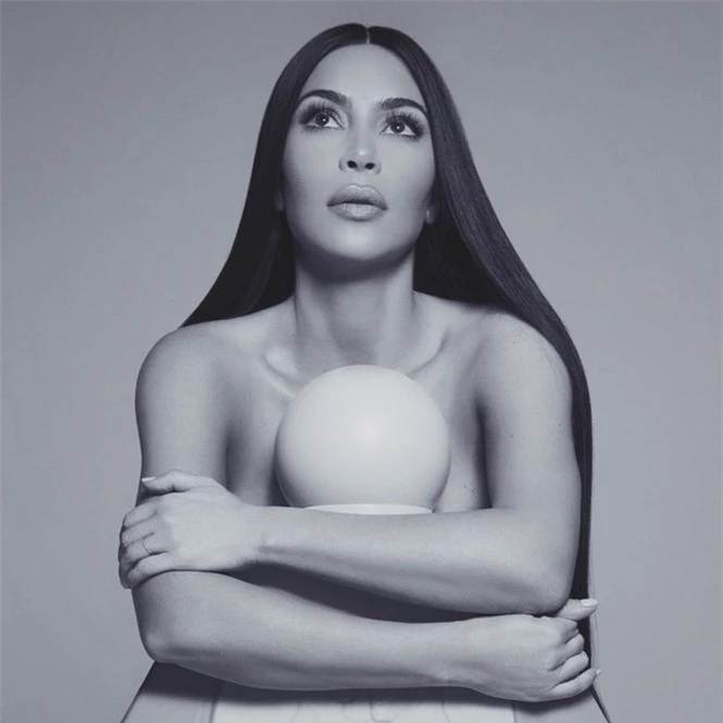 Kim Kardashian tung ảnh bikini ở biển khiến fan trầm trồ - ảnh 14