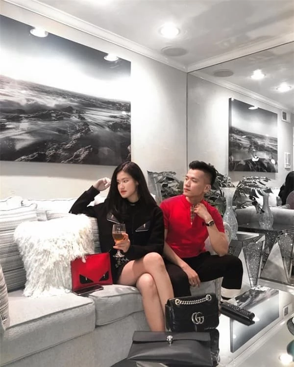 'Rich kid' sinh năm 2003 mới nổi của hội con nhà giàu Việt: Chiều cao 1m73, đi xe gần 20 tỷ 4