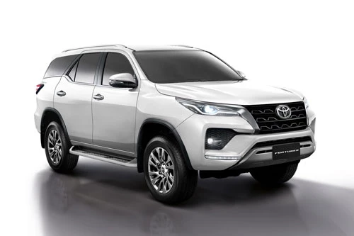 Toyota Fortuner 2020.