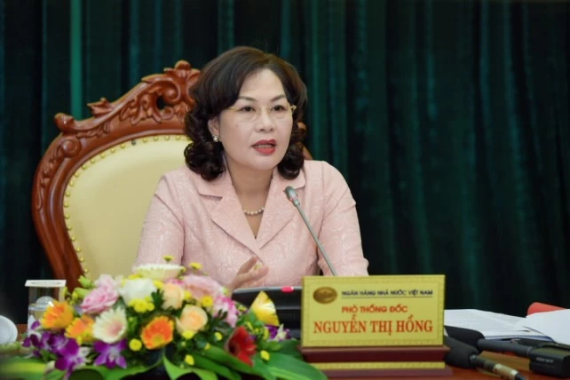 Phó Thống đốc Ngân hàng Nhà nước Nguyễn Thị Hông chủ trì buổi họp báo.