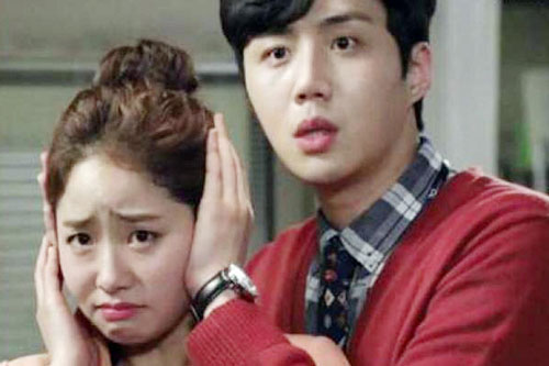 Ngày ăn hỏi, mẹ vợ khóc nức nở kể câu chuyện khiến tôi "ngã gục"