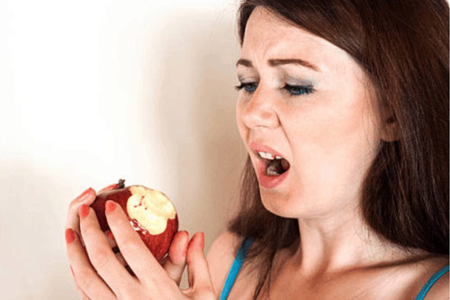 Nếu bị chảy máu chân răng đừng chủ quan vì nó là dấu hiệu nhiều bệnh cực nguy hiểm