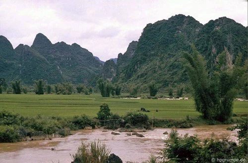 Sông Quây Sơn tại khu vực hạ lưu của thác Bản Giốc.