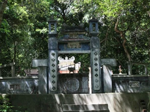 Đình làng “sát” người ở bẩn, nói bậy