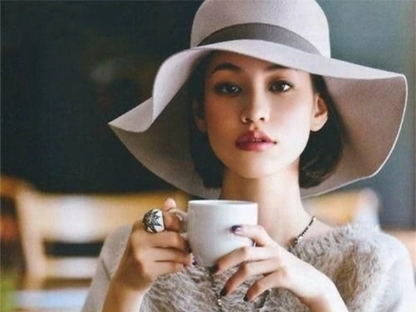 Phụ nữ nói KHÔNG với 4 điều này, cả đời ngập trong nhung lụa, muốn khổ cũng không được - Ảnh 2 phu nu thong minh 2