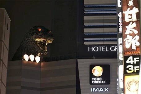 Rùng mình với khách sạn quái vật ở Nhật Bản - ảnh 6