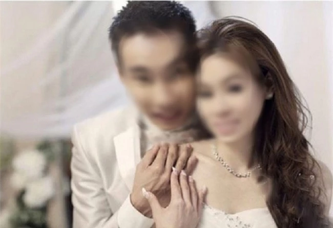 Bất ngờ gặp chồng dẫn người tình đi mua nhẫn, vợ thản nhiên như không nhưng động thái phía sau của cô mới thật sự khiến anh sốc ngất - Ảnh 1. Bất ngờ gặp chồng dẫn người tình đi mua nhẫn, vợ thản nhiên như không nhưng động thái phía sau của cô mới thật sự khiến anh sốc ngất - Ảnh 1.