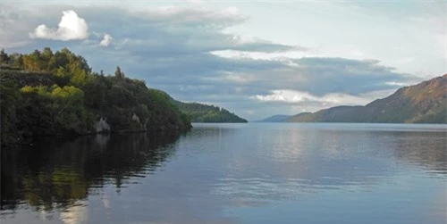 Xác động vật dạt vào bờ Loch Ness, nghi là quái vật huyền thoại - 2